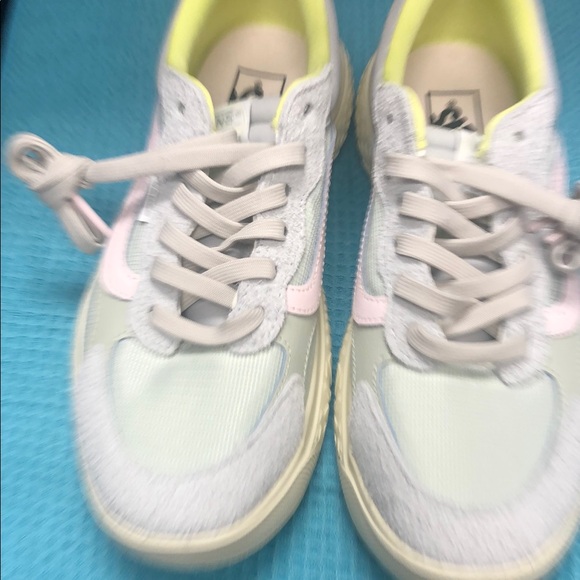 Vans Gray and Yellow Ultrarange Neo  Vr3 Sneakers with Chunky Design - Picture 5 of 7